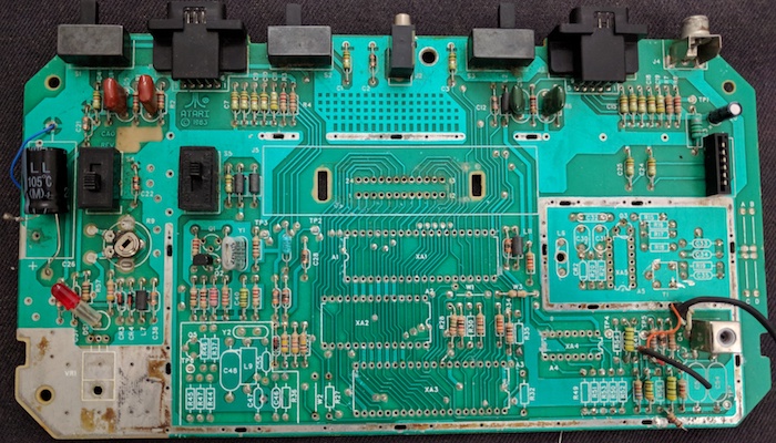 An Atari VCS (Jr.) board, without several components 