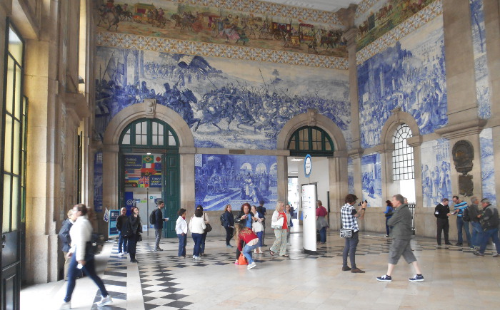 Train station (in Coimbra, IIRC) 